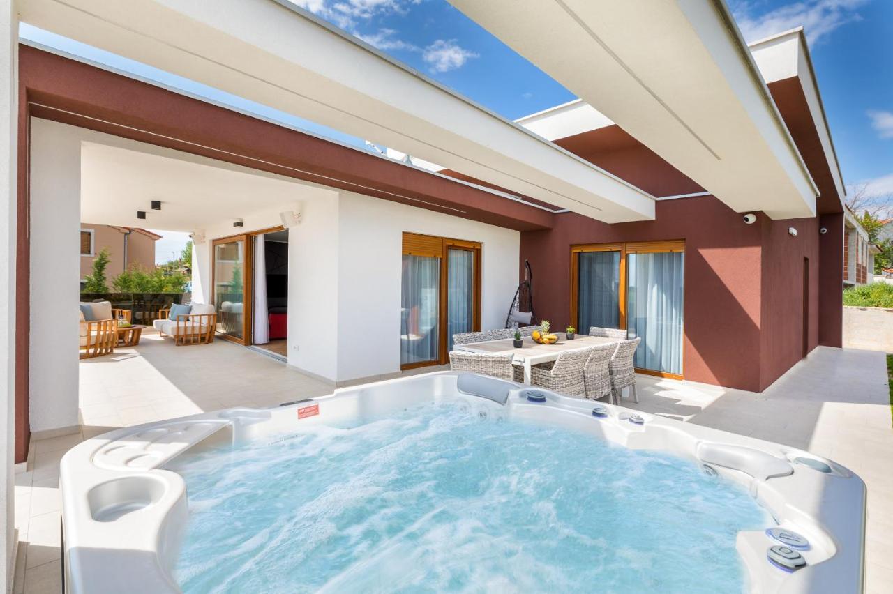 Villa Grofica, New House, Heated Pool, Jacuzzi, Playgroung & Bbq, Near Beaches, - Istria *