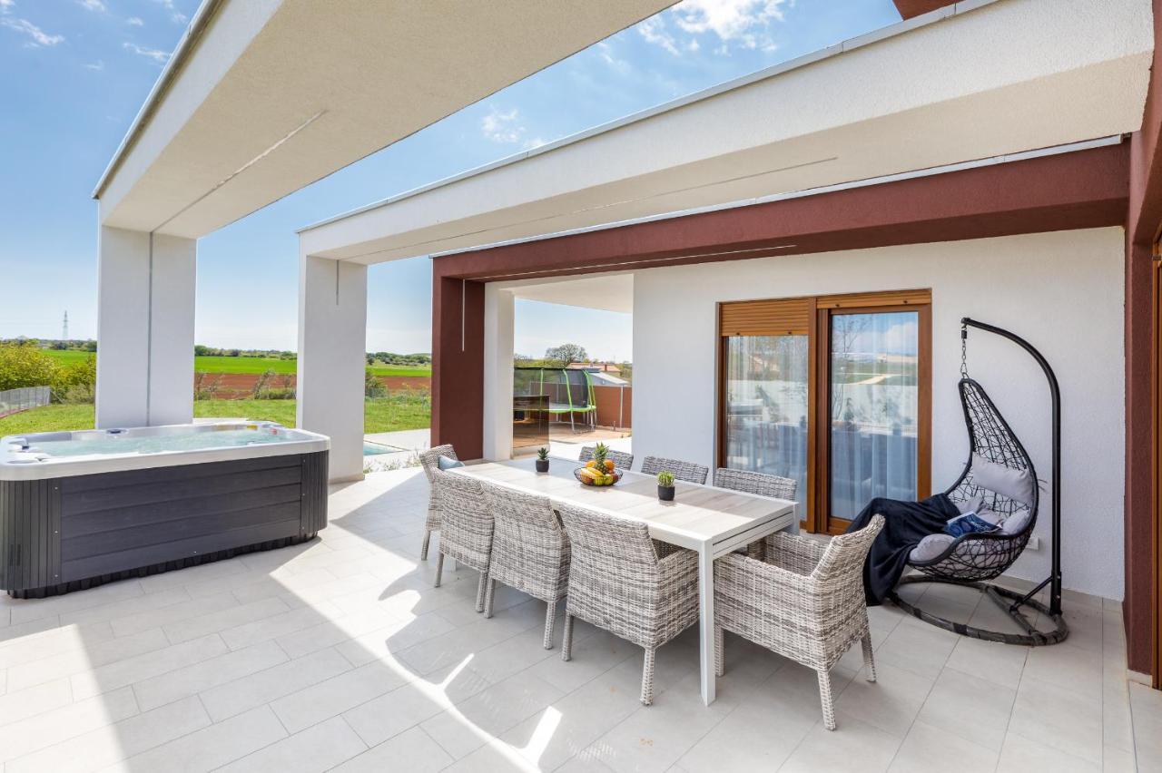 Villa Grofica, New House, Heated Pool, Jacuzzi, Playgroung & Bbq, Near Beaches, - Istria Pola