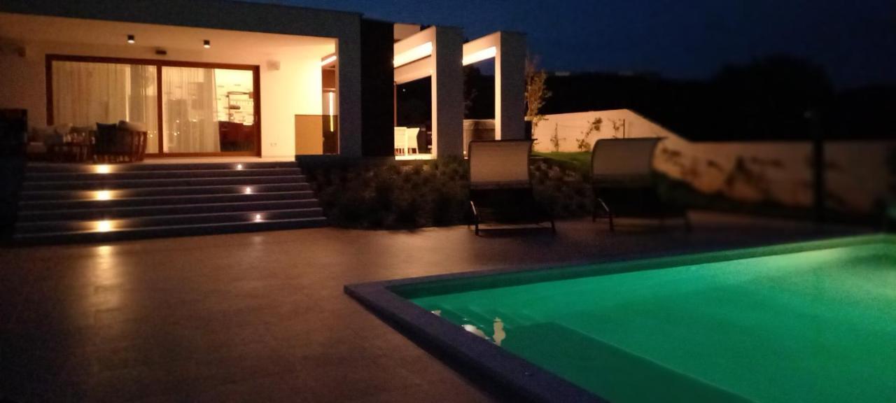 Villa Grofica, New House, Heated Pool, Jacuzzi, Playgroung & Bbq, Near Beaches, - Istria