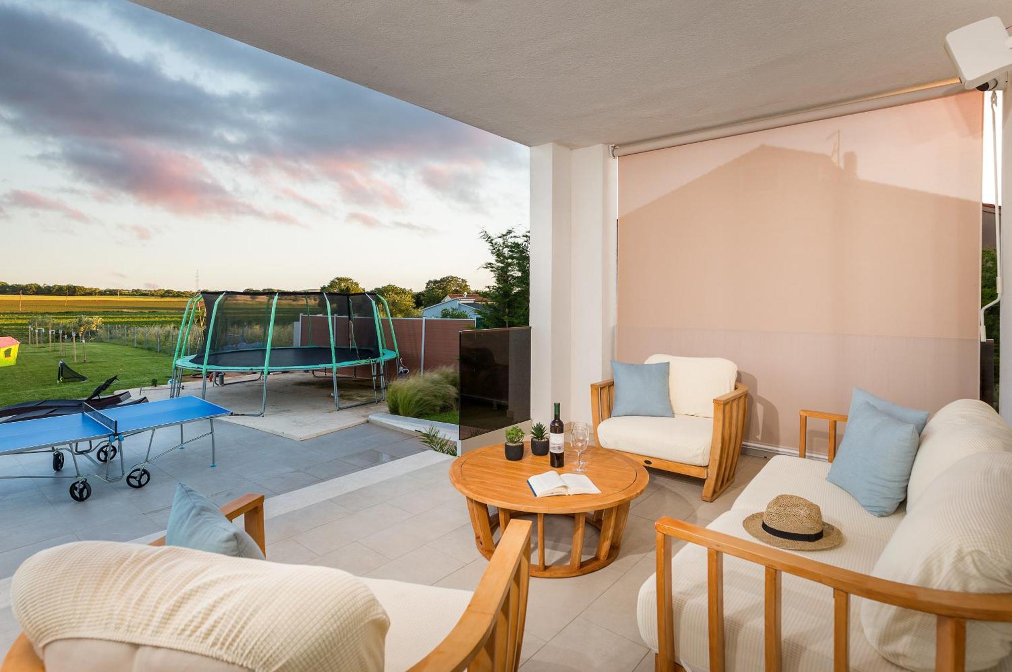 Villa Grofica, New House, Heated Pool, Jacuzzi, Playgroung & Bbq, Near Beaches, - Istria