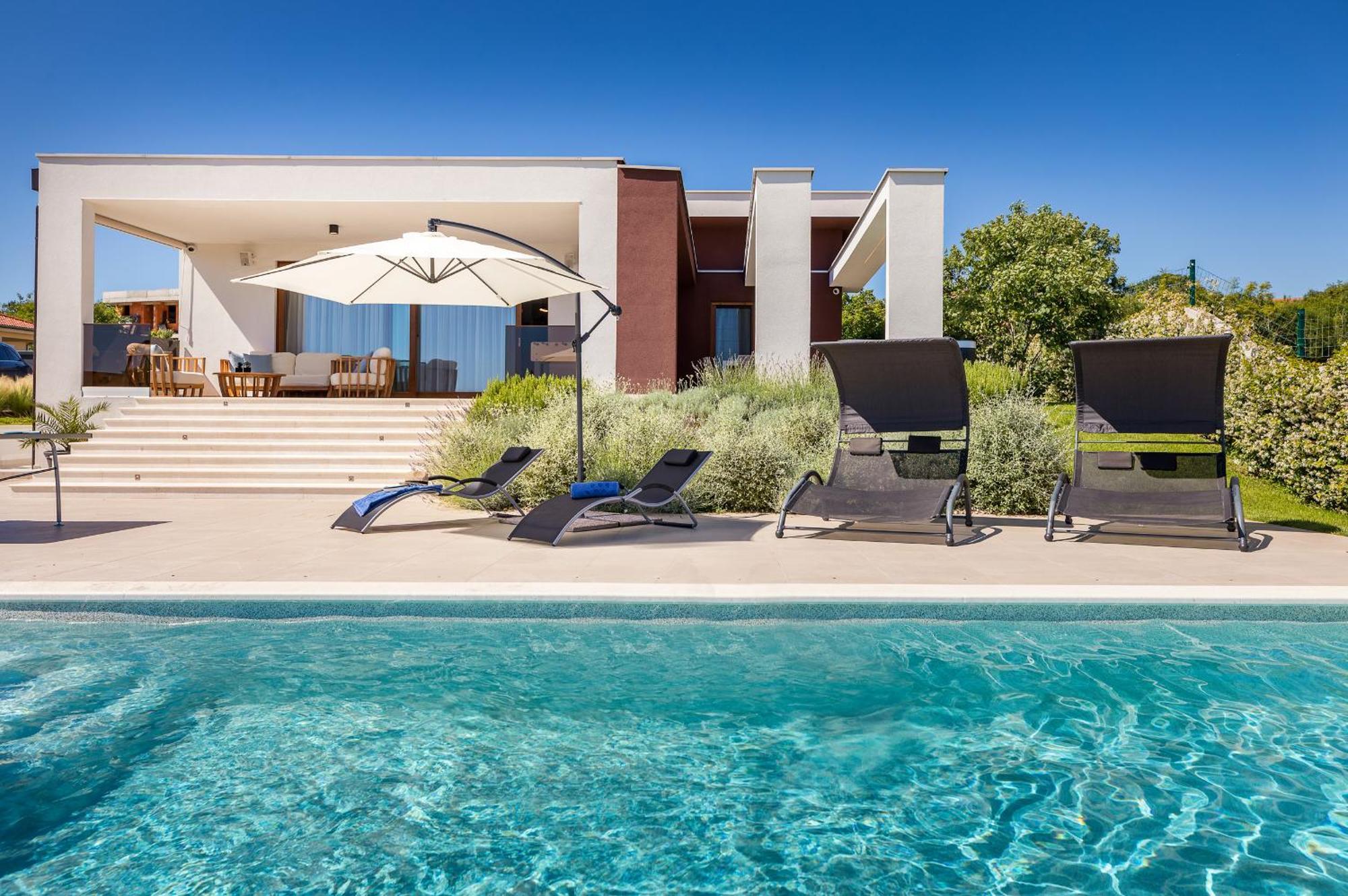 Grofica, New House, Heated Pool, Jacuzzi, Playgroung & Bbq, Near Beaches, - Istria * Pola