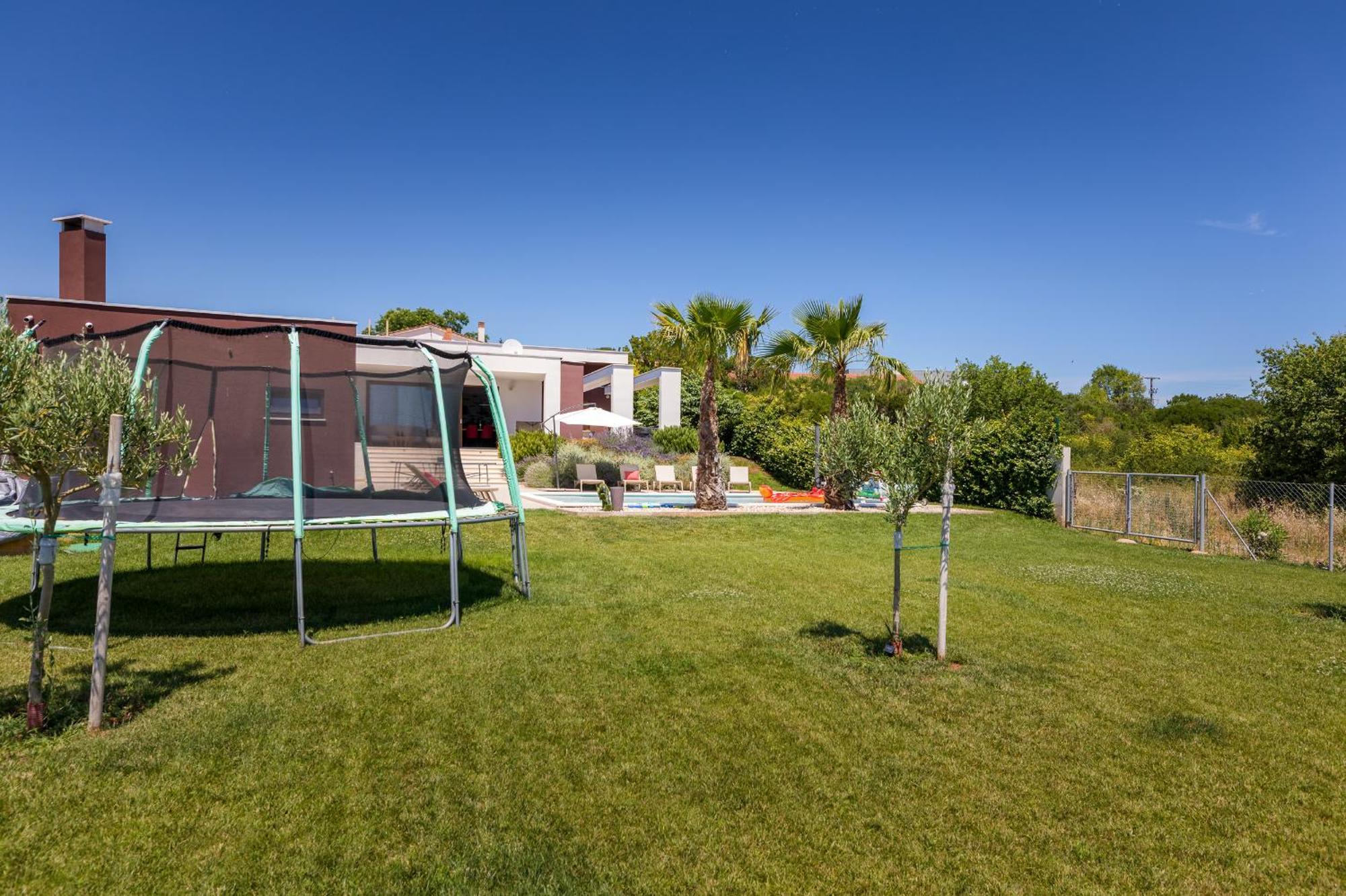 Grofica, New House, Heated Pool, Jacuzzi, Playgroung & Bbq, Near Beaches, - Istria
