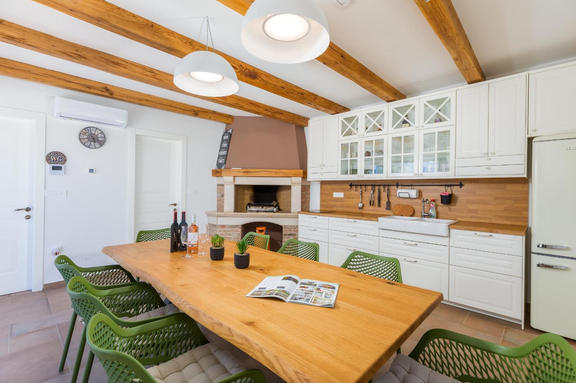 Grofica, New House, Heated Pool, Jacuzzi, Playgroung & Bbq, Near Beaches, - Istria