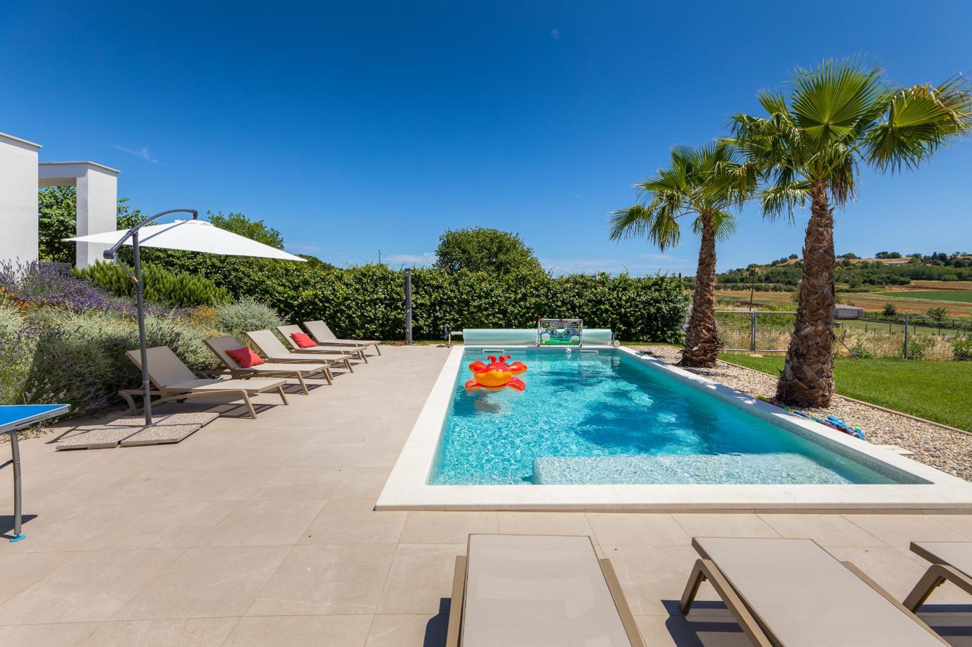 Grofica, New House, Heated Pool, Jacuzzi, Playgroung & Bbq, Near Beaches, - Istria